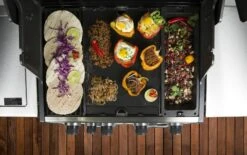 Broil King Gusseiserner Wokeinsatz Regal-/Imperial-Serie -Angebote BBQ Grill Besteck Store 69618 GUSSEISENER WOKEINSATZ LIFESTYLE 01