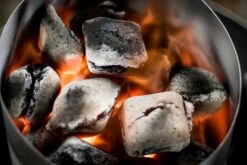 McBrikett KOKOKO EGGS 10kg 25 McBrikett KOKOKO EGGS 10kg -Angebote BBQ Grill Besteck Store Kokoko Eggs durchgeglueht 1