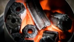 EuroBBQ Holzkohlebriketts Schwarz 10kg -Angebote BBQ Grill Besteck Store SaZqxWDRpeA