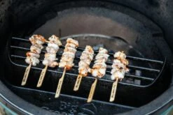 Big Green Egg Satay Grill -Angebote BBQ Grill Besteck Store Webversion Prawns BigGreenEgg 2019M04 8