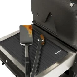Broil King Baron Präzisionsgrillzange -Angebote BBQ Grill Besteck Store broil king 64036 0060162640360 PRAEZISIONS GRILLZANGE BARON KURZ LIFESTYLE 01
