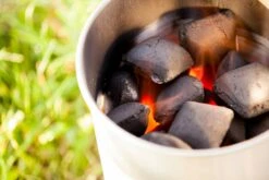 McBrikett KOKOKO EGGS 10kg 29 McBrikett KOKOKO EGGS 10kg -Angebote BBQ Grill Besteck Store mcbrikett kokoko eggs mood 02