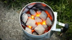 McBrikett KOKOKO EGGS 10kg 30 McBrikett KOKOKO EGGS 10kg -Angebote BBQ Grill Besteck Store mcbrikett kokoko eggs mood 03