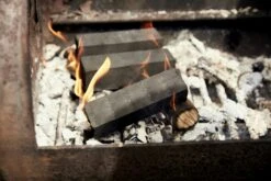 McBrikett KOKOKO LONG 10kg -Angebote BBQ Grill Besteck Store mcbrikett kokoko long mood 04